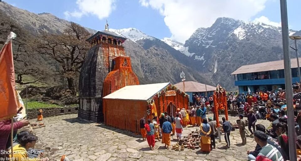 द्महेश्वर मंदिर: द्वितीय केदार मद्महेश्वर मंदिर के कपाट शीतकाल के लिए बंद