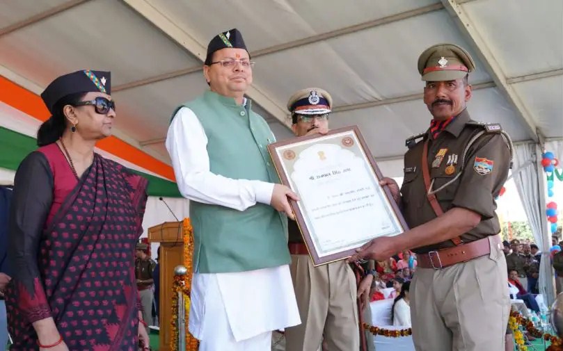 Uttarakhand के मुख्यमंत्री Dhami ने PRD सैनिकों के लिए मानदेय और भत्ते बढ़ाए, उपहार के रूप में दो मुफ्त वर्दी दी।