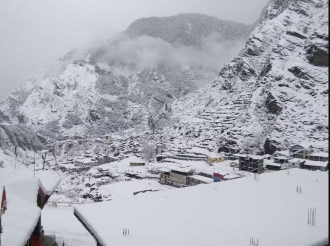 Uttarakhand Weather: रिकॉर्ड Snowfall की आशंका से, Uttarakhand December में Snowfall के साथ ठंड का आनंद लेने के लिए तैयार है।