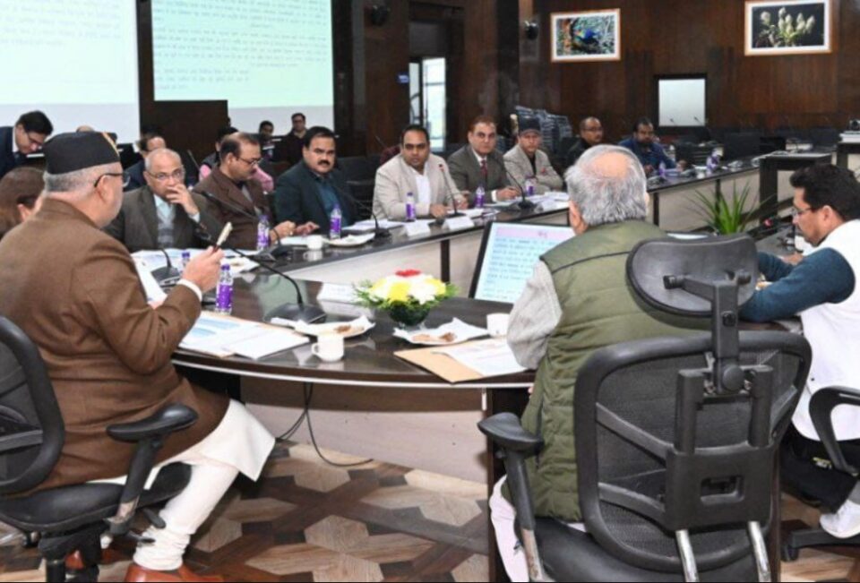 Uttarakhand के Cabinet मंत्री Ganesh Joshi ने MNREGA में वेतन वृद्धि पर चर्चा के लिए बैठक की, समय पर सामाजिक ऑडिट पूरा करने पर जोर दिया।