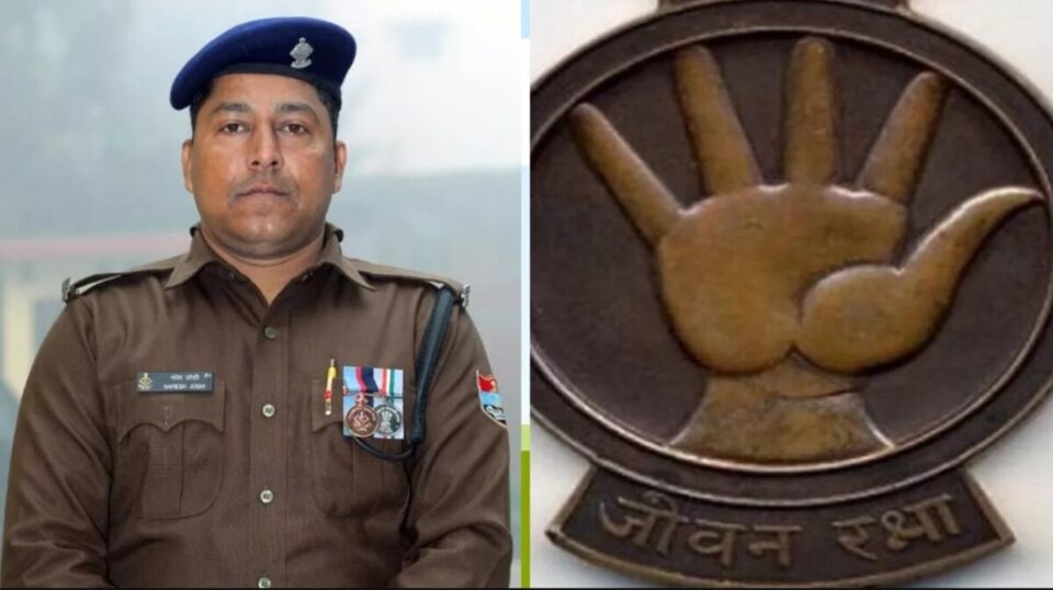 Rudrapur: कांस्टेबल Naresh Joshi को 'जीवन रक्षा पदक' से नवाजा गया, जिन्होंने खतरनाक गैस रिसाव में अपनी जान की परवाह किए बिना 25 जिंदगियां बचाईं