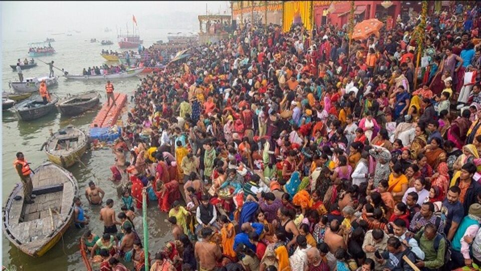 Makar Sankranti 2024: Makar Sankranti पर गंगा और सहायक नदियों में उमड़ा जनसैलाब, Uttarkashi में देव डोलियां भी लगाती हैं डुबकी