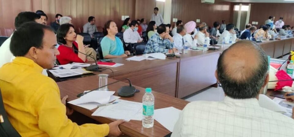 Uttarakhand: जिस सत्र के लिए अनापत्ति दी, उसी सत्र से निजी नर्सिंग संस्थानों को मिलेगी मान्यता, निर्देश जारी