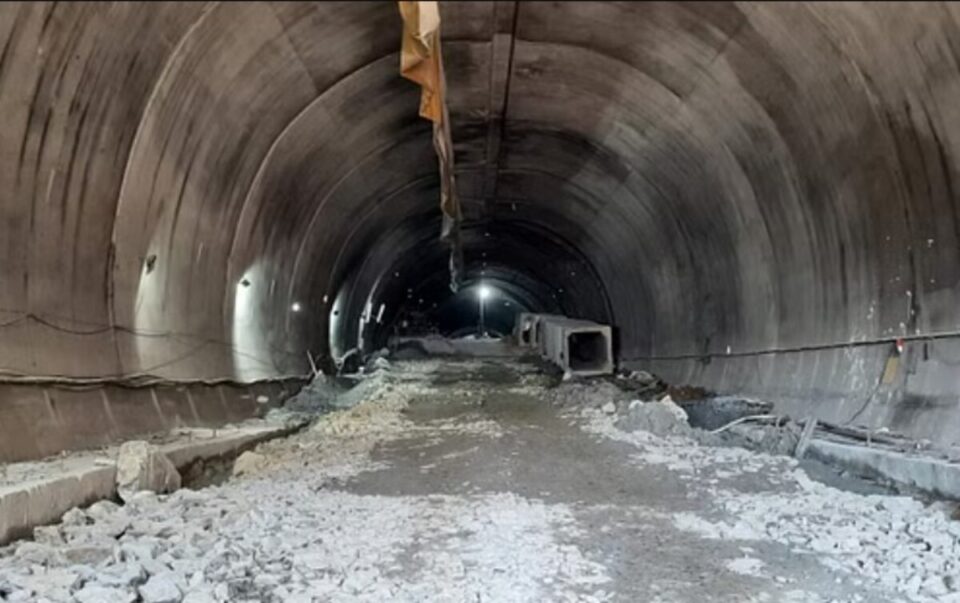 Silkiara Tunnel: सैनिक ट्यूब में जा रहे हैं, फिर कैमरा अंदर पहुंचा, प्रत्येक गति को मॉनिटर किया जाएगा